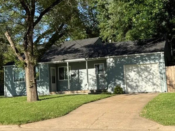 1728 N Dearborn St, Augusta, KS 67010