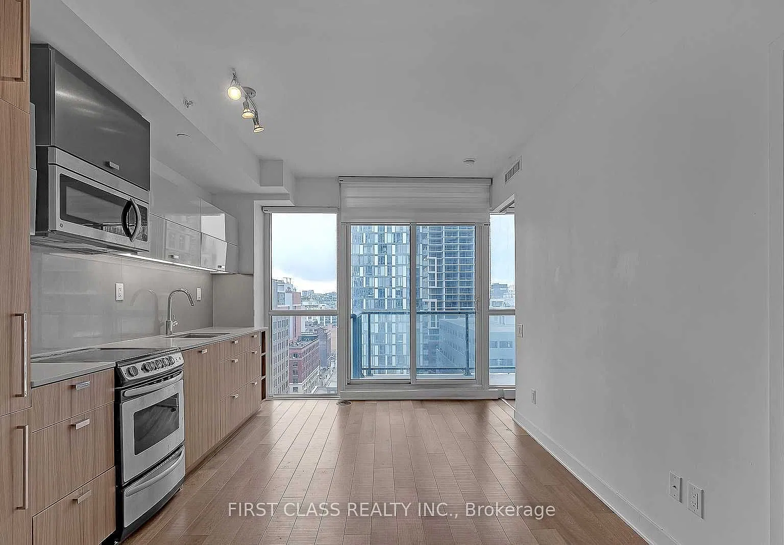 1 bed, $2,300 — Photo 3