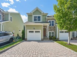 99 Spring Valley Rd #203, Montvale, NJ 07645