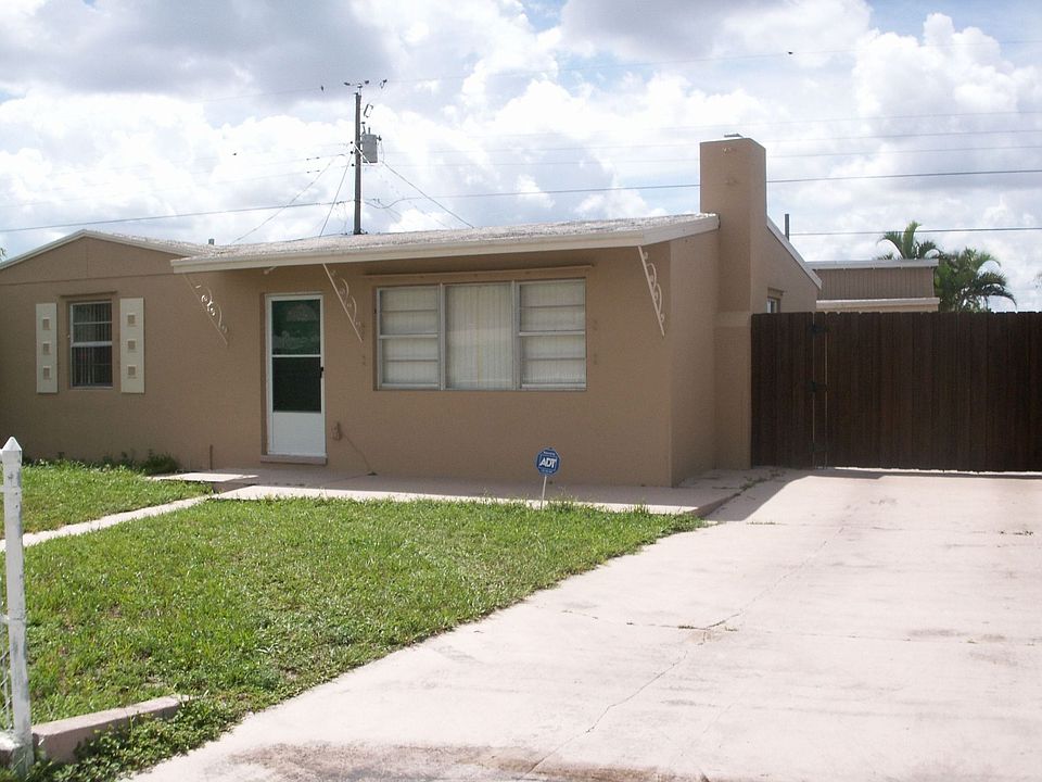 2nd image of 636 Aspen Rd