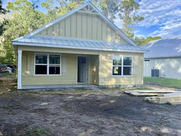 217 15th St, Apalachicola, FL 32320