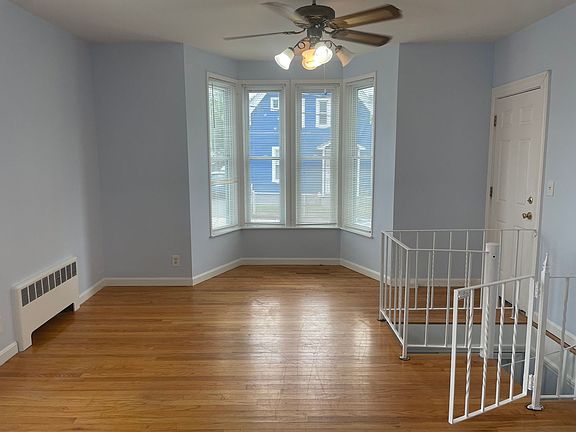 4th image of 25 Ayr St Floor 1