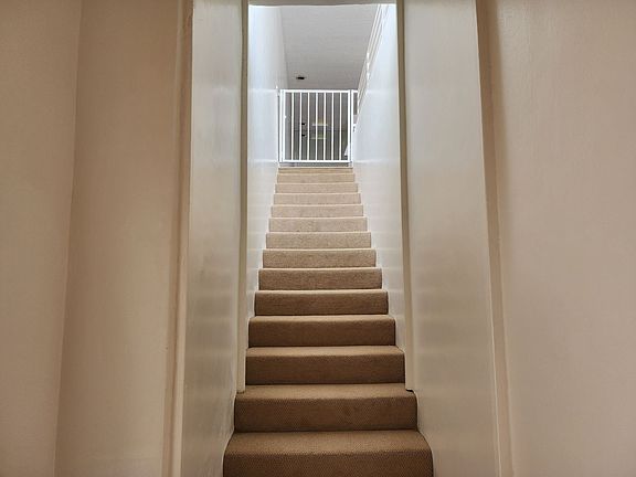 3rd image of 1163 Huntington Dr APT 5