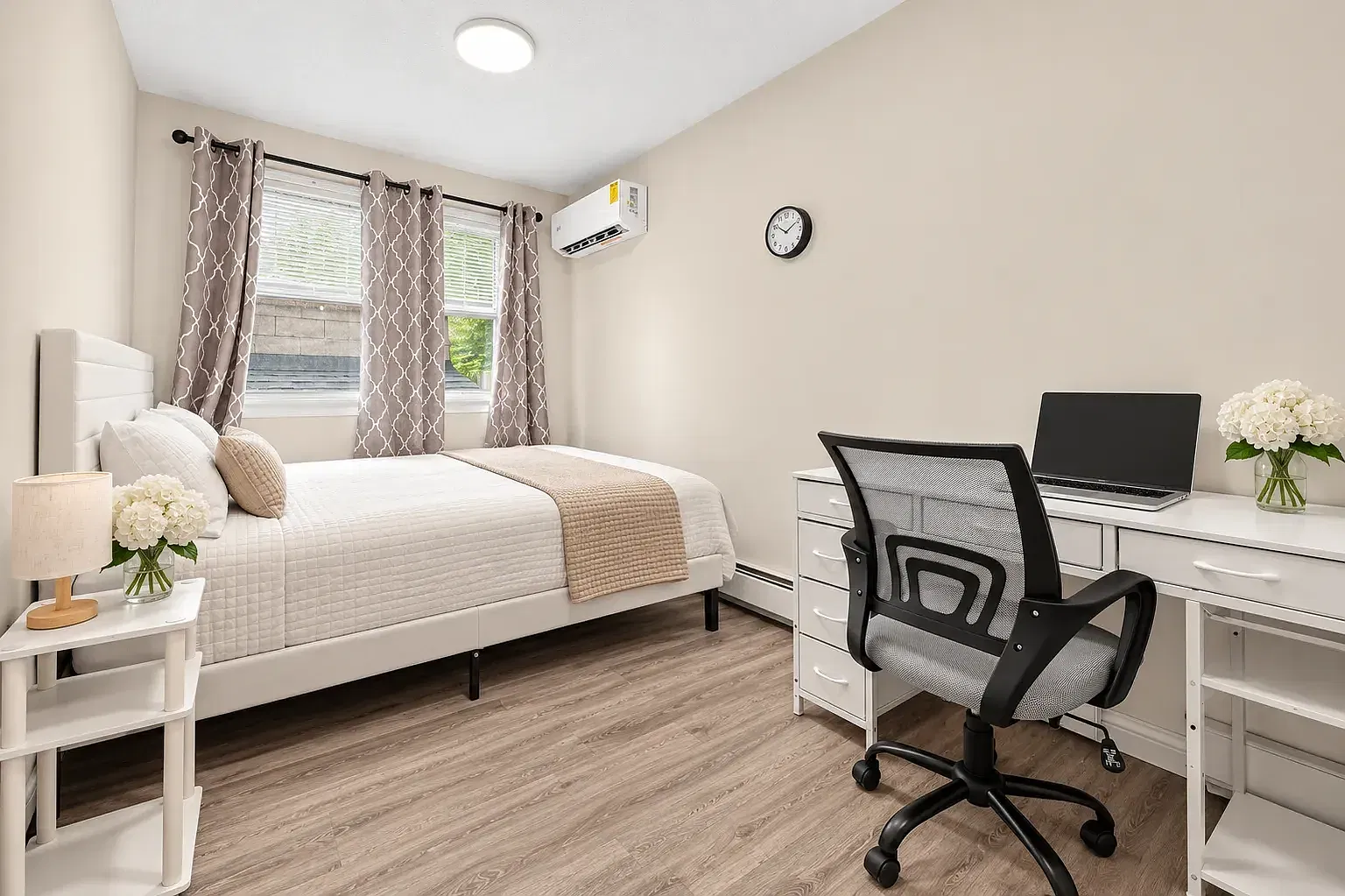 5 bed, 800 sqft, $1,100 — Photo 1
