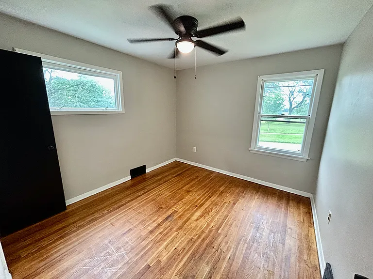 4104 Burton Ave — Photo 5
