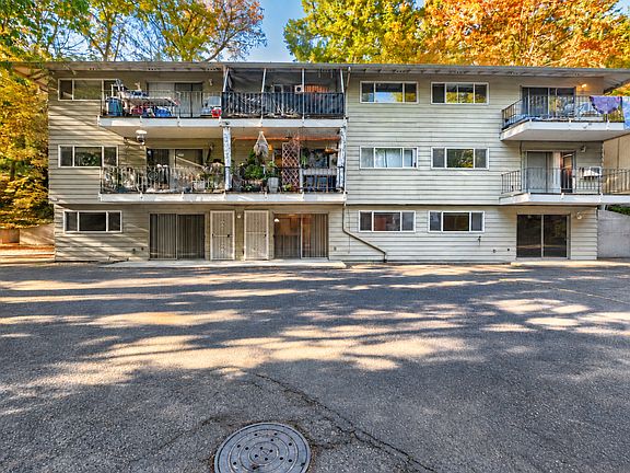 3rd image of 6202 SW Burlingame Ave #6202SWBA-1