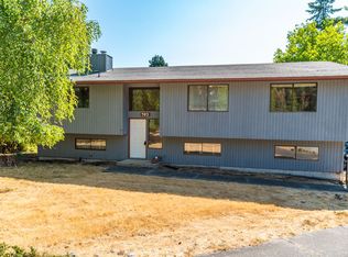 703 NW Broadway St, Coupeville, WA 98239