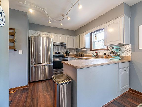 5th image of 1282 Belle Meade Pl