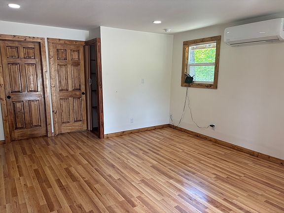 5th image of 12392 Meacham Rd