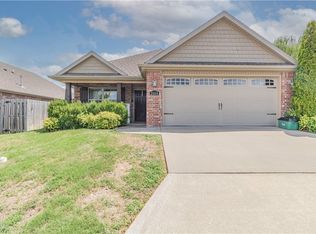2668 Sierra Ave, Fayetteville, AR 72703