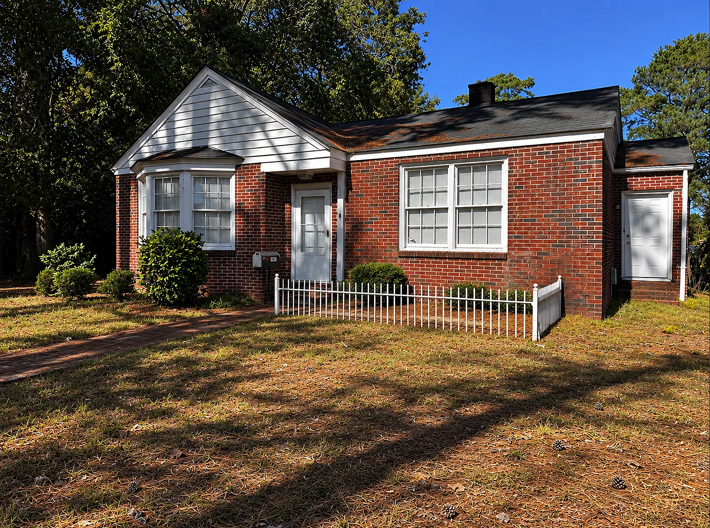 2 bed, $925 — Photo 1