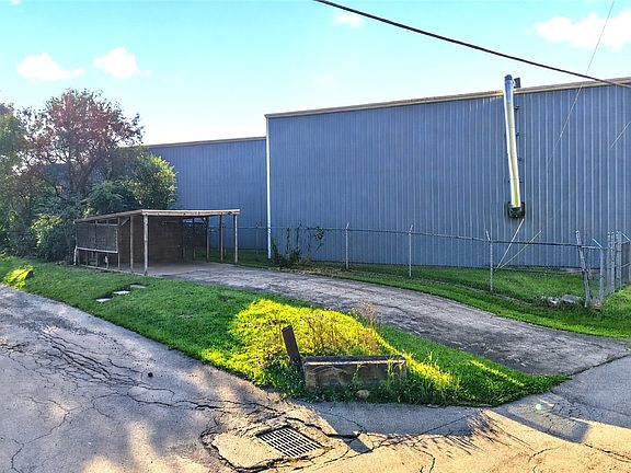 3rd image of 212 Lafferty St