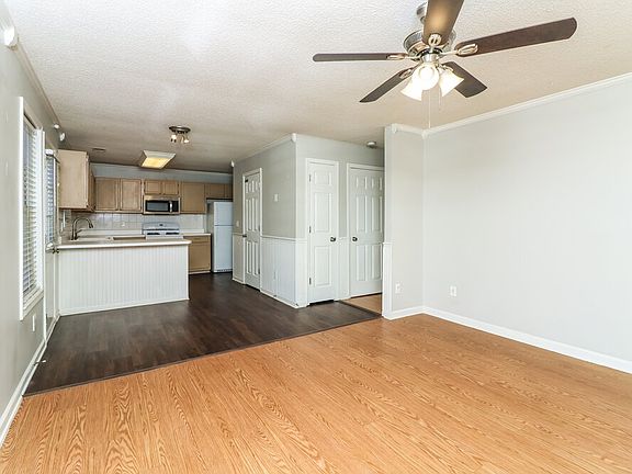 5th image of 3848 Sunview Dr NW
