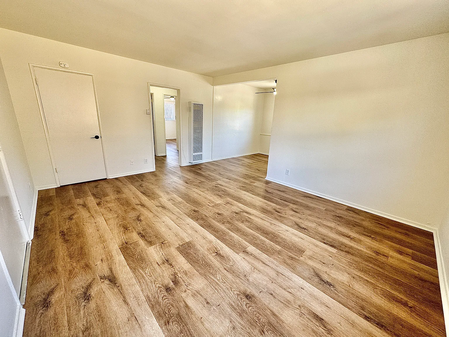 2 bed, 900 sqft, $2,195 — Photo 3