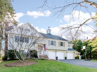 5 Coachlamp Ln, Darien, CT 06820