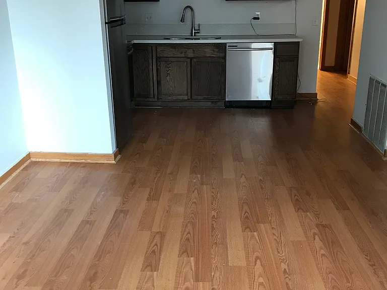 119 E Mifflin St #1 — Photo 10
