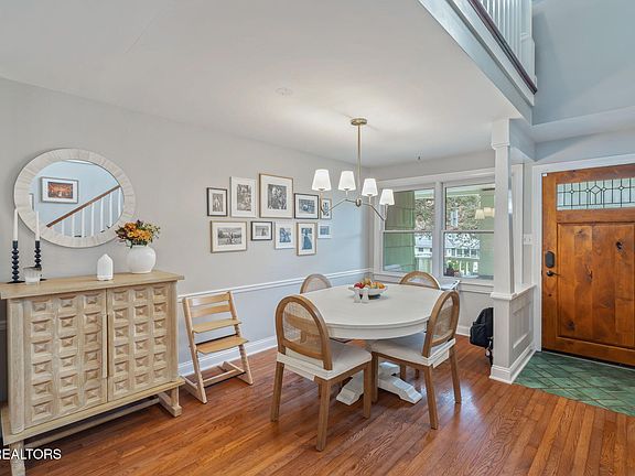 3rd image of 3844 Taliluna Ave