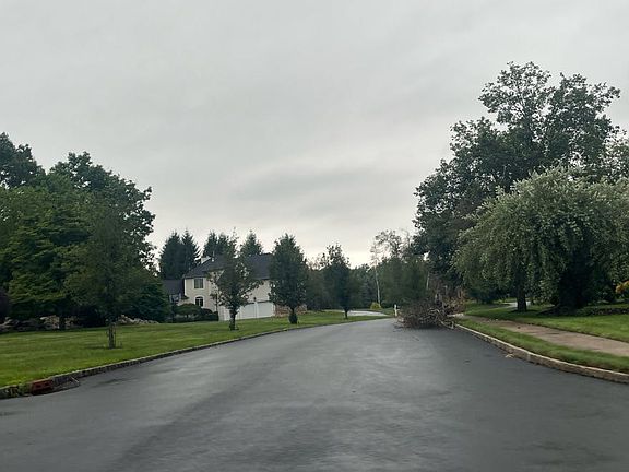 5th image of 11 Ursula Ct