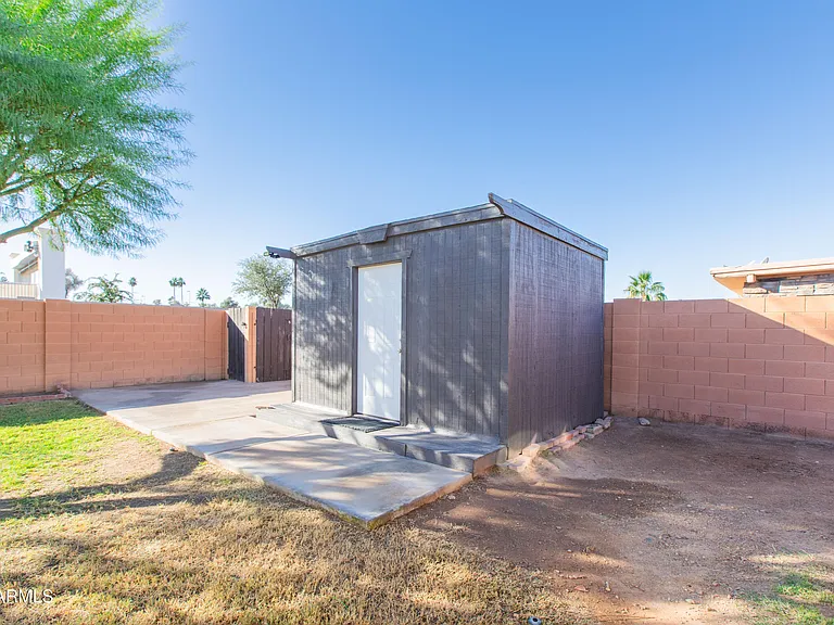 1813 E Ellis Dr — Photo 59