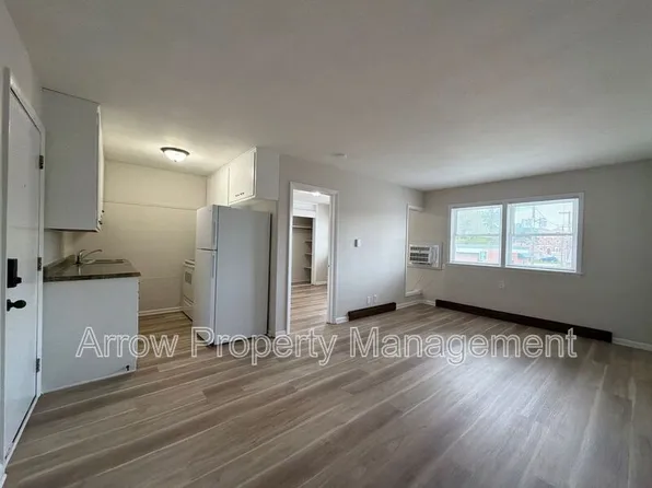 141 N 4th St #4, Tecumseh, NE 68450