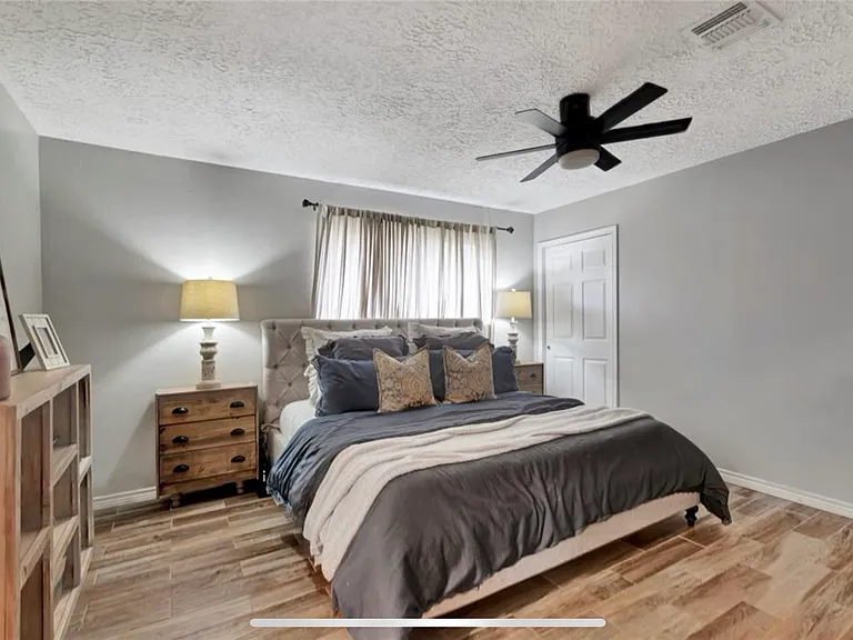 518 Boone Ct — Photo 3