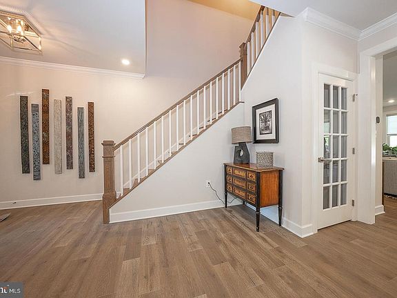 5th image of 1715 Frost Ln