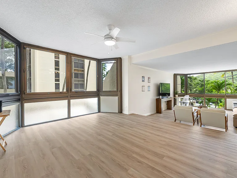 521 Hahaione St #2/2L — Photo 16