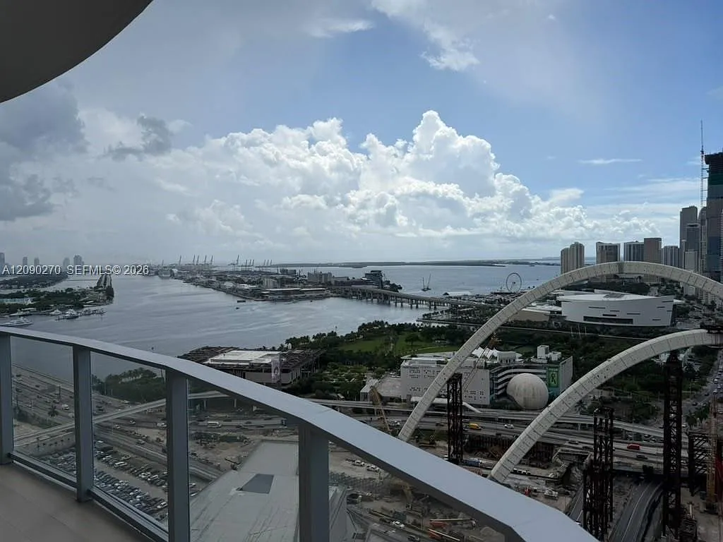 1400 Biscayne Blvd — Photo 1