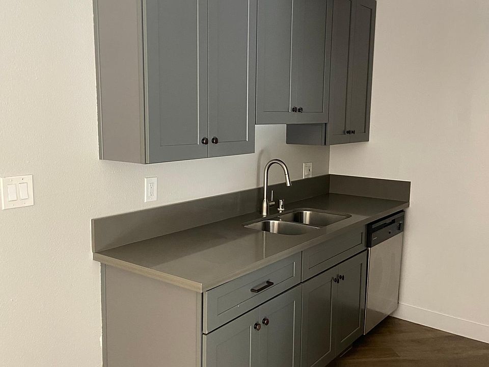 1st image of 5333 Russell Ave APT 104