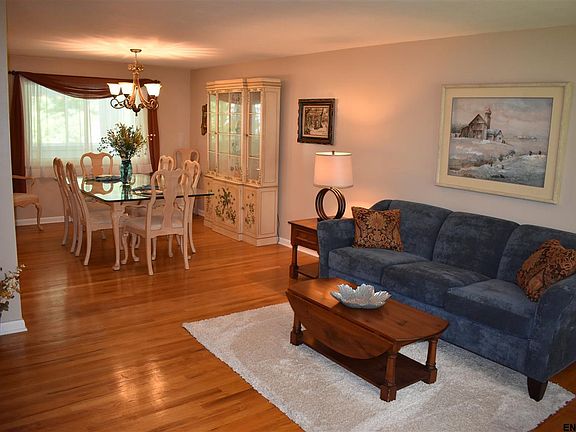 5th image of 20 Sylvan Ln