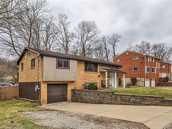 3rd image of 107 Yosemite Dr