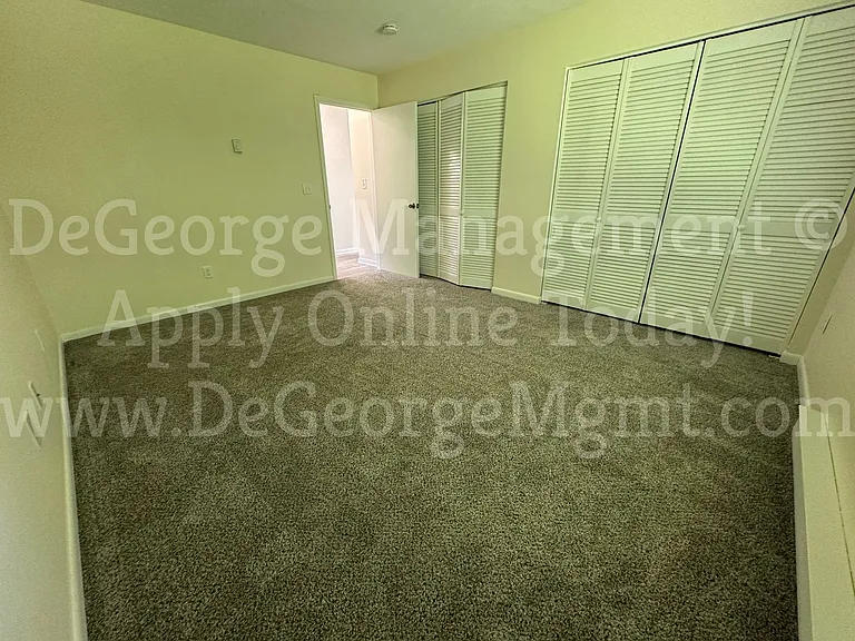 Parkway Apartments — Photo 40
