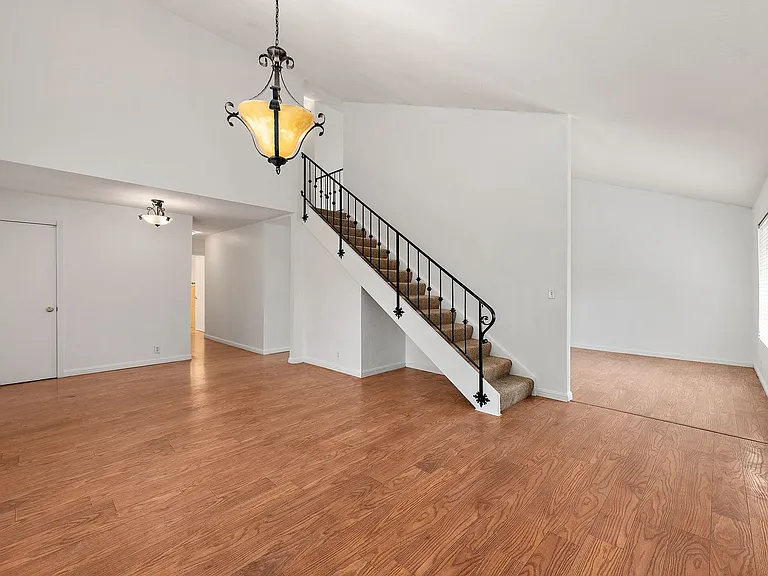 3012 Cherry Ave — Photo 6