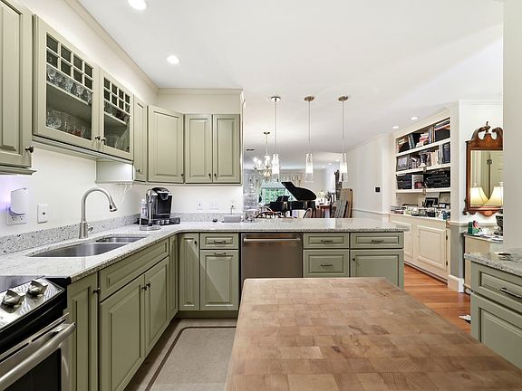 5th image of 306 Country Side Rd Unit 306