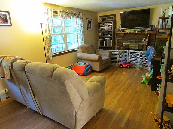 5th image of 17 Lund Dr #B