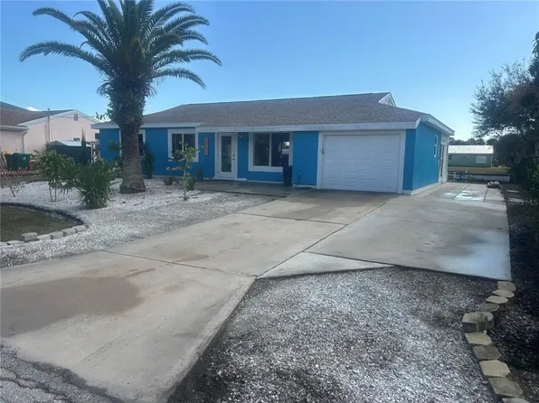 18566 Van Nuys Cir, Pt Charlotte, FL 33948