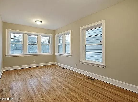3rd image of 2714 W Winnemac Ave APT 3