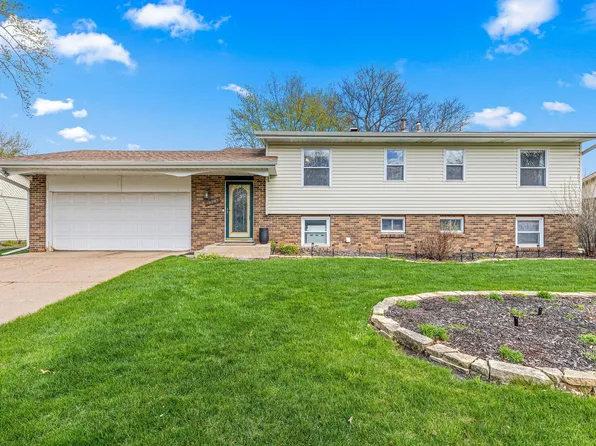 10203 Raven St NW, Coon Rapids, MN 55433