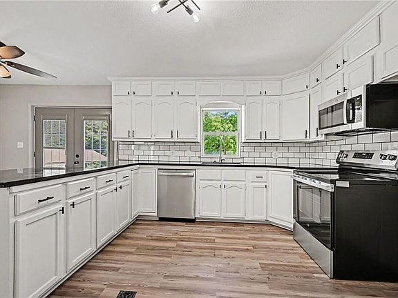 5th image of 39232 Fitch Rd