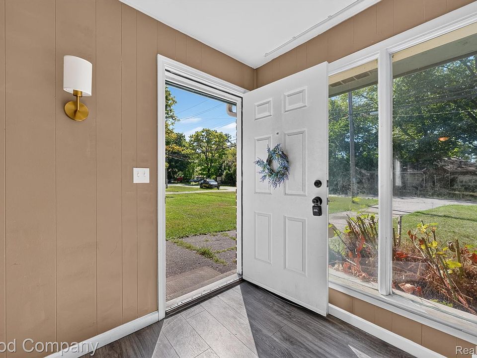 21004 Westover Ave, photo 2