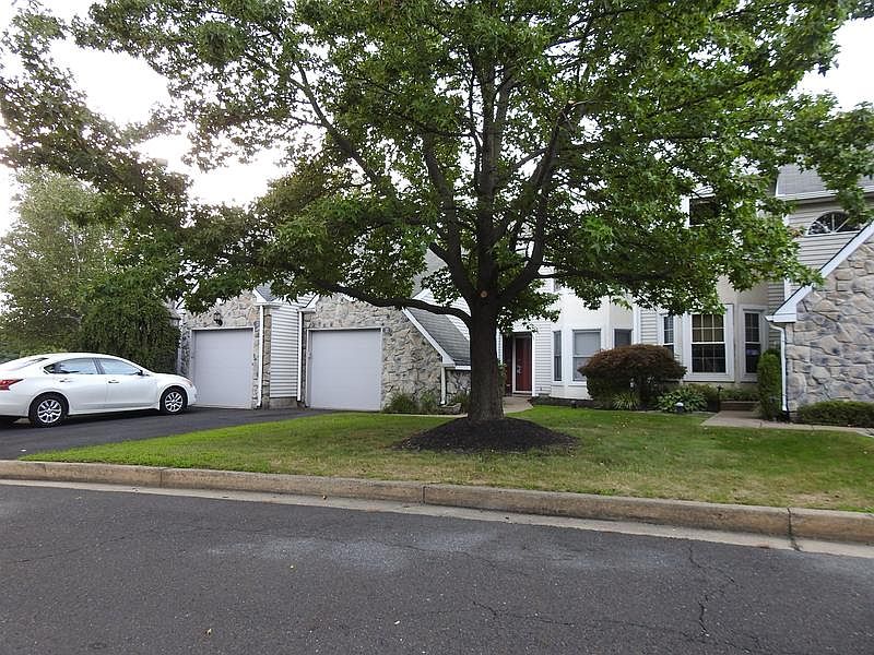 2nd image of 33 Walton Ct