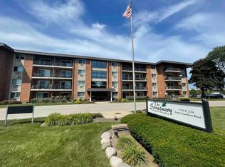 2234 S Goebbert Rd APT 424, Arlington Heights, IL 60005