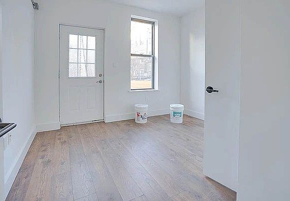 4th image of 394 Bleecker St #1F