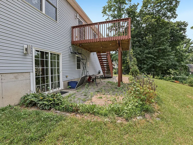 25 Red Schoolhouse Rd — Photo 43