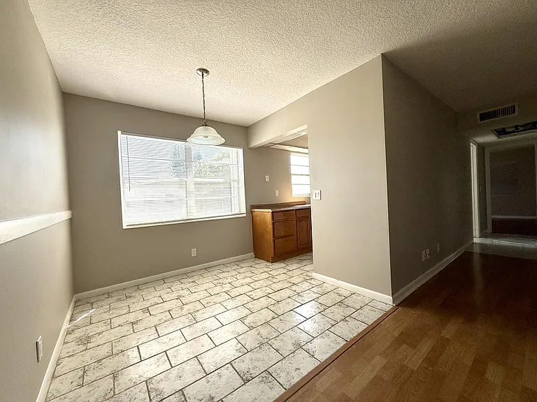 93 Sheffield St E #93-D — Photo 3