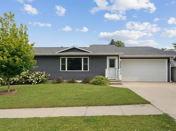 310 7th Ave SE, Dyersville, IA 52040