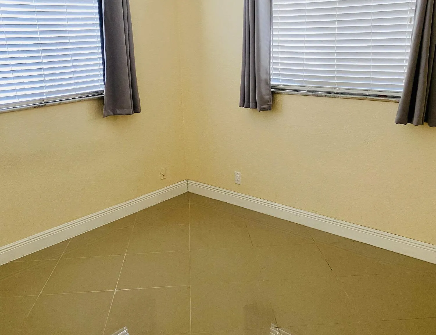 2 bed, 1.0 bath, 1044 sqft, $2,300 — Photo 4