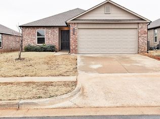 9904 Ruger Rd, Yukon, OK 73099