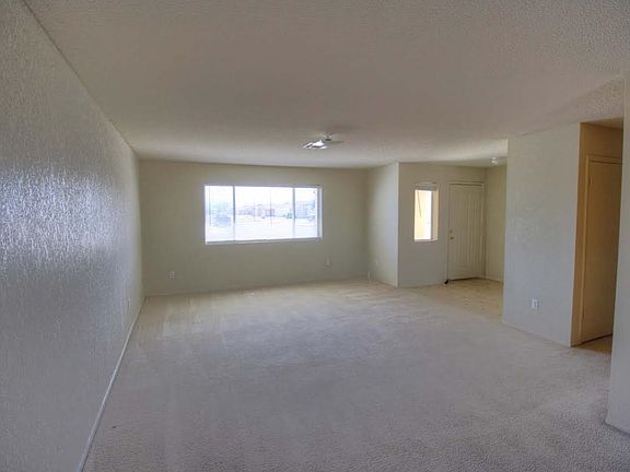 3rd image of 4068 S Jasmine Ave