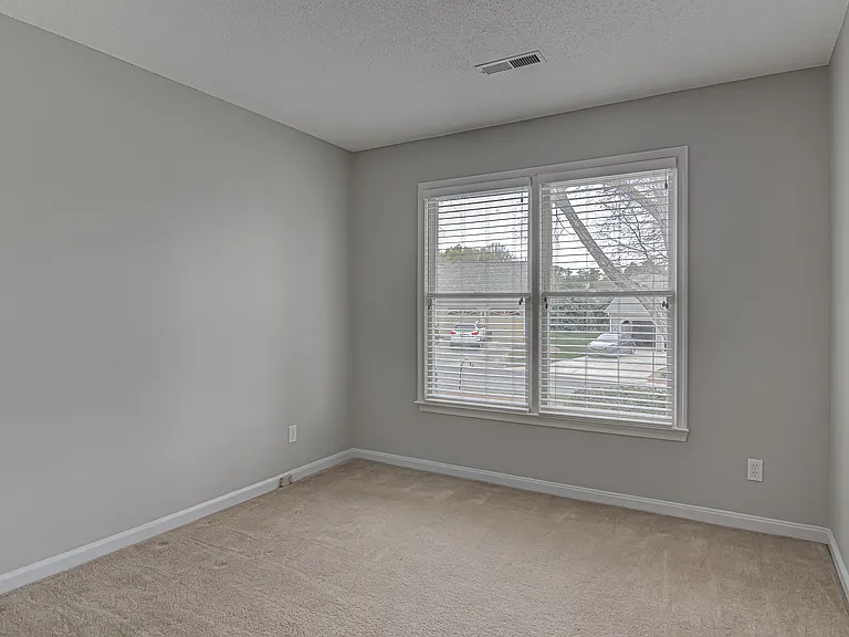 5022 Heathridge Ter — Photo 13